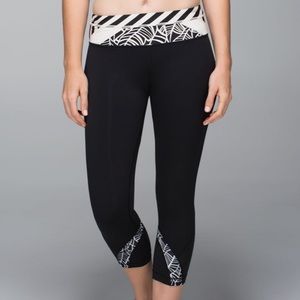 🌟EUC🌟🍋 Lululemon Run: Inspire Crop II Sz. 6